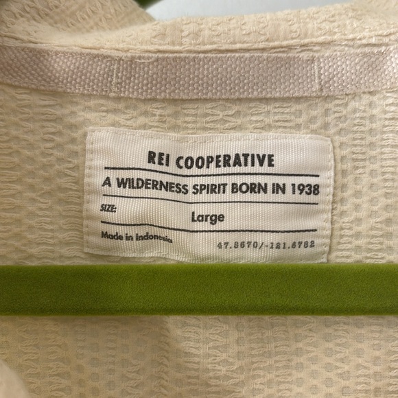 REI Cooperative button down shirt, cream color size large - Picture 2 of 4